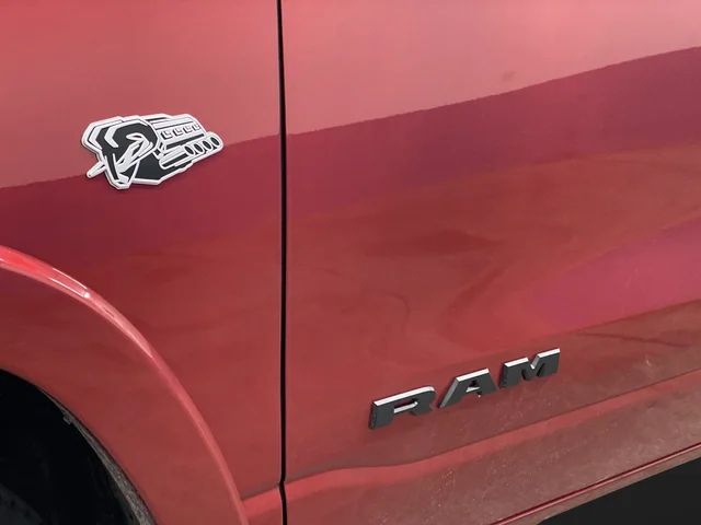 New 2026 Molten Red Pearl-Coat Exterior Paint RAM Big Horn/Lone Star image 37