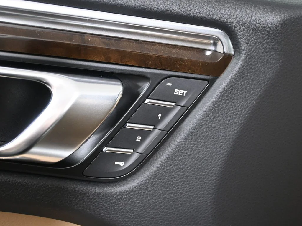 2026 Porsche Macan - Photo 33