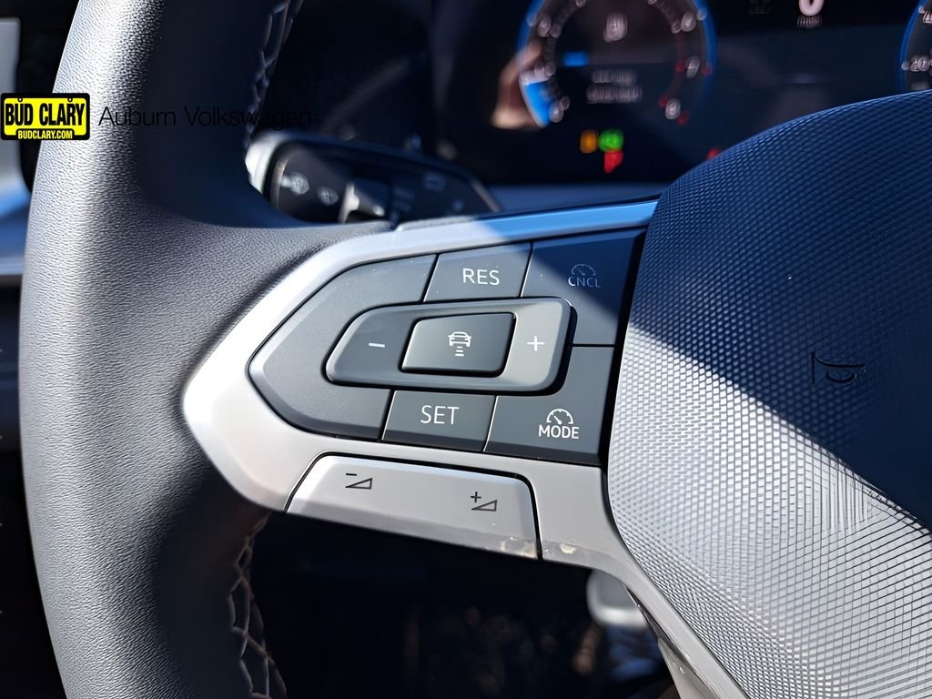 2025 Volkswagen Tiguan SE - Photo 32