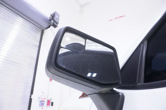 Used 2022 WHITE Chevrolet Custom image 15