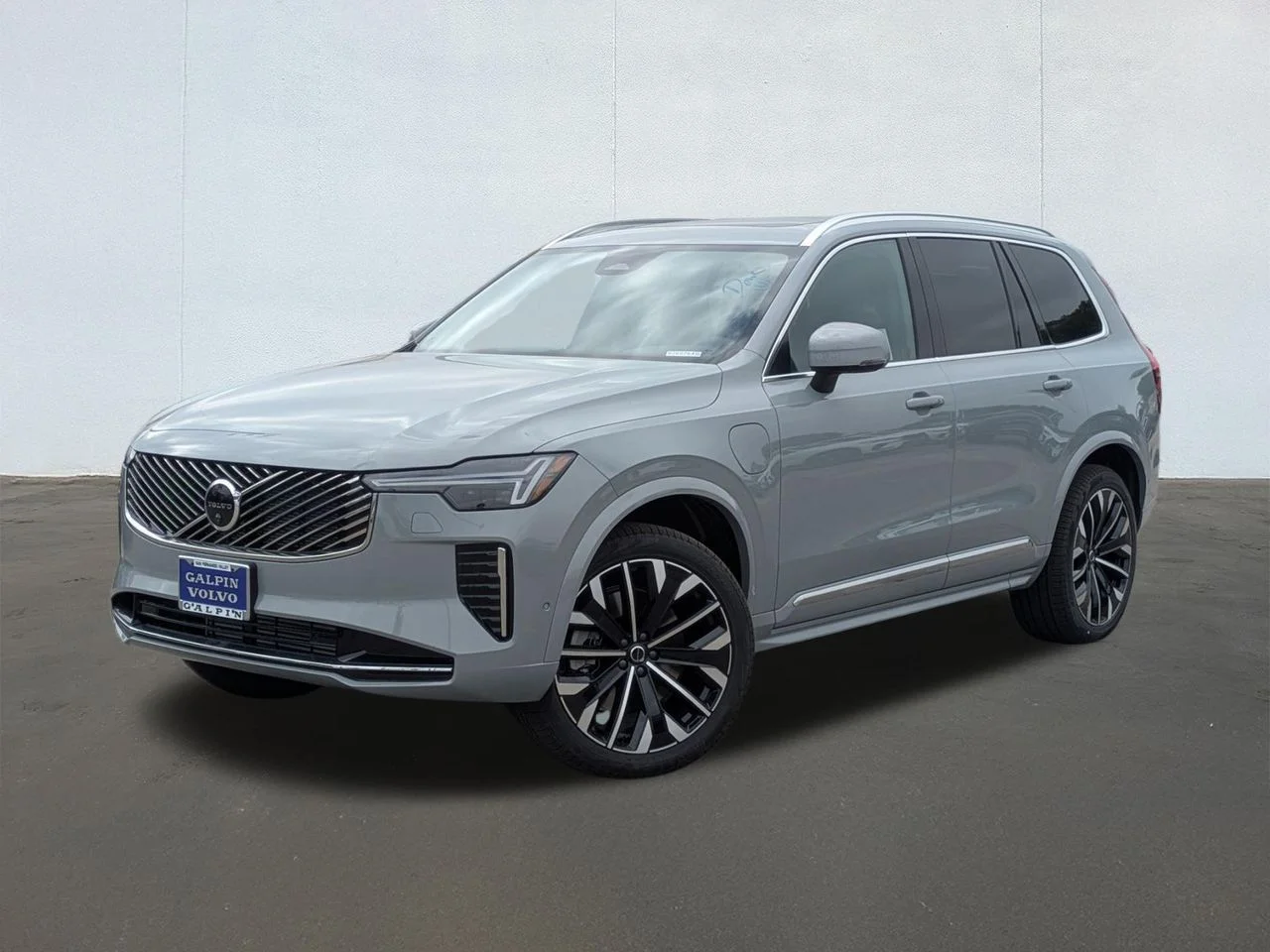 2026 Volvo XC90 T8 Recharge Plus Bright 6-Seater 4WD's photo