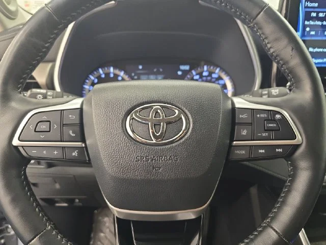 Used 2022 Moon Dust Toyota Limited image 33