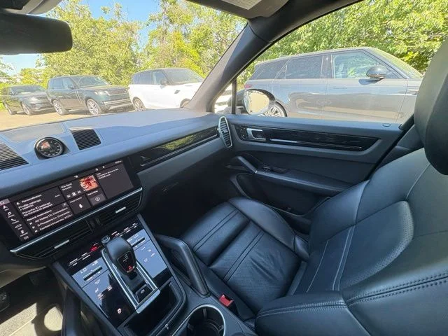 Used 2019 Black Porsche Base image 17
