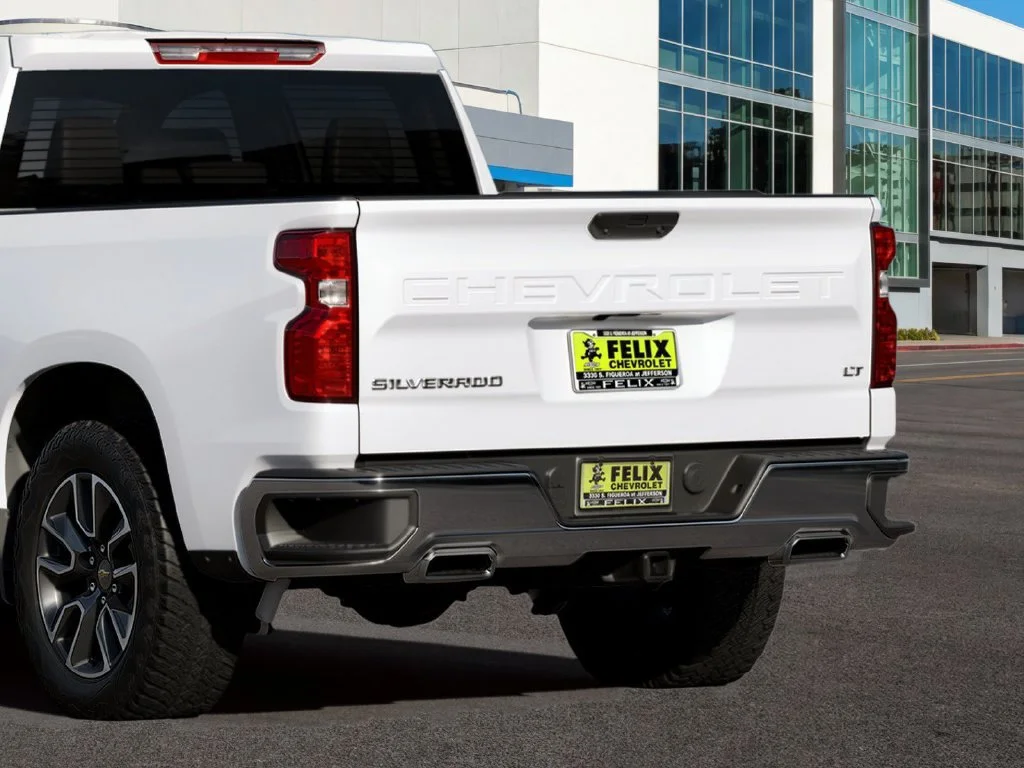 New 2026 Summit White Chevrolet LT image 7