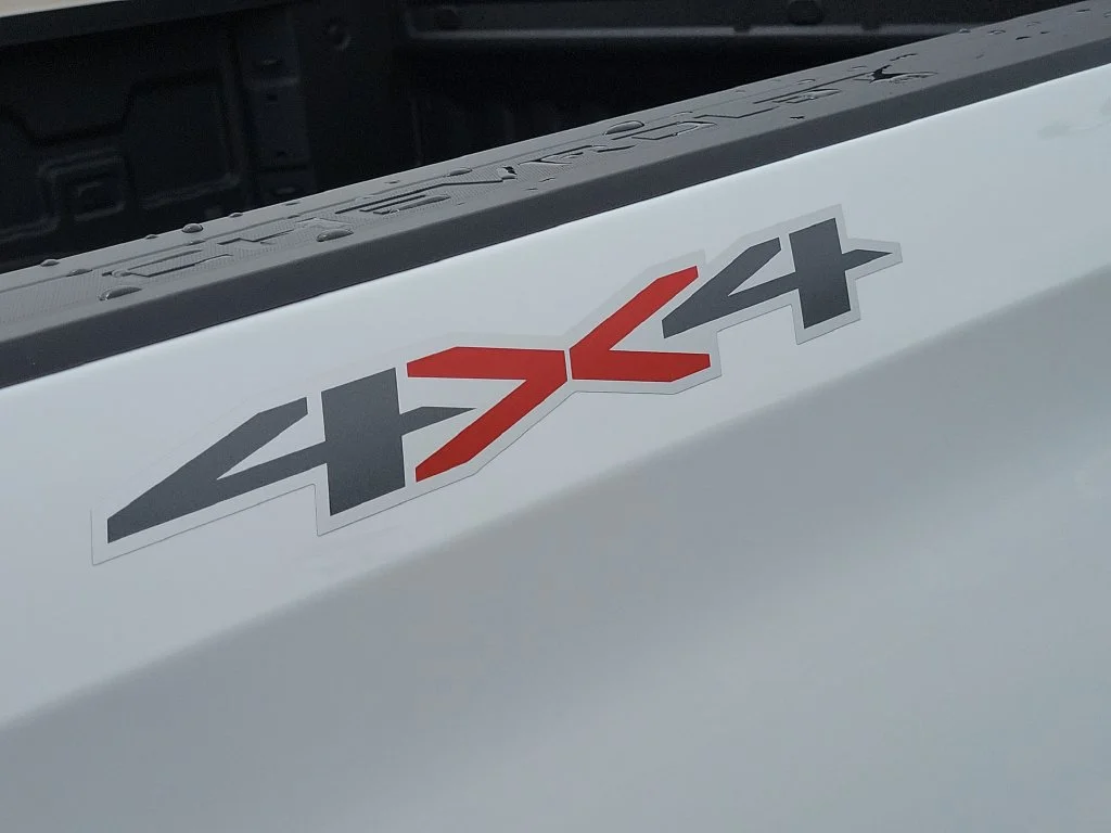New 2026 Summit White Chevrolet RST image 31