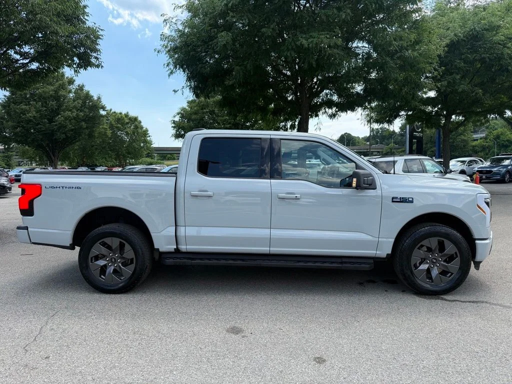 Used 2024 White Ford Flash image 11