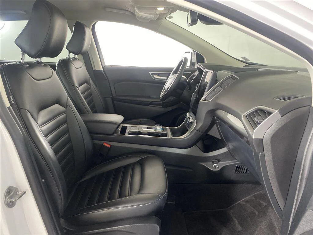 Used 2023 Oxford White Ford SEL image 27