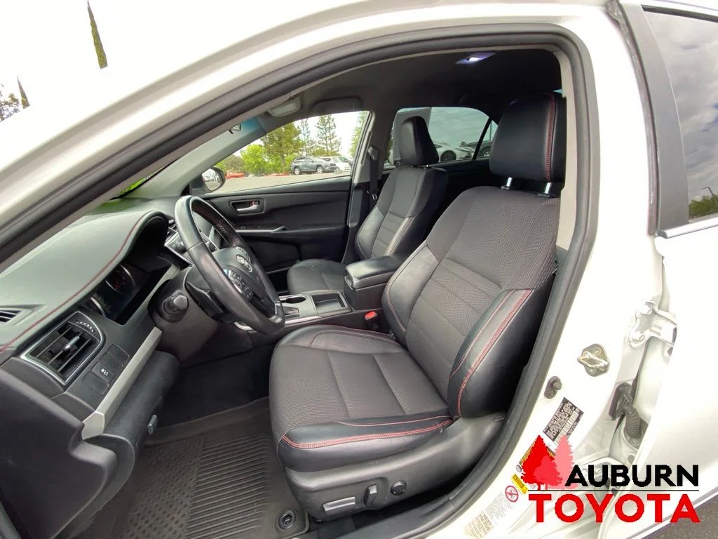 Used 2017 Ice Cap Toyota SE image 27
