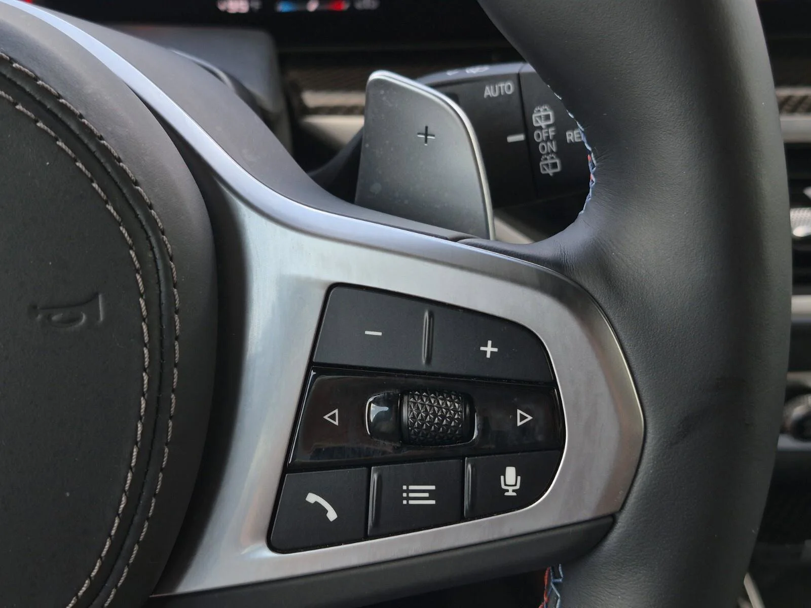 Certified Used 2024 Skyscraper Grey Metallic BMW M60i image 27