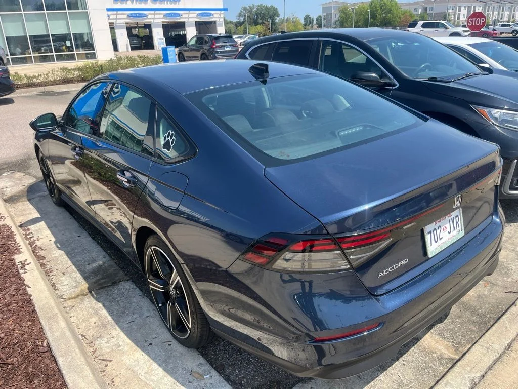 Certified Used 2026 Canyon River Blue Met Honda SE image 5