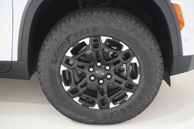 2027 Chevrolet Traverse Z71 - Photo 5