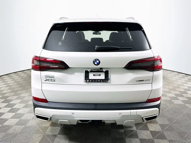 Certified Used 2022 White BMW sDrive40i image 4