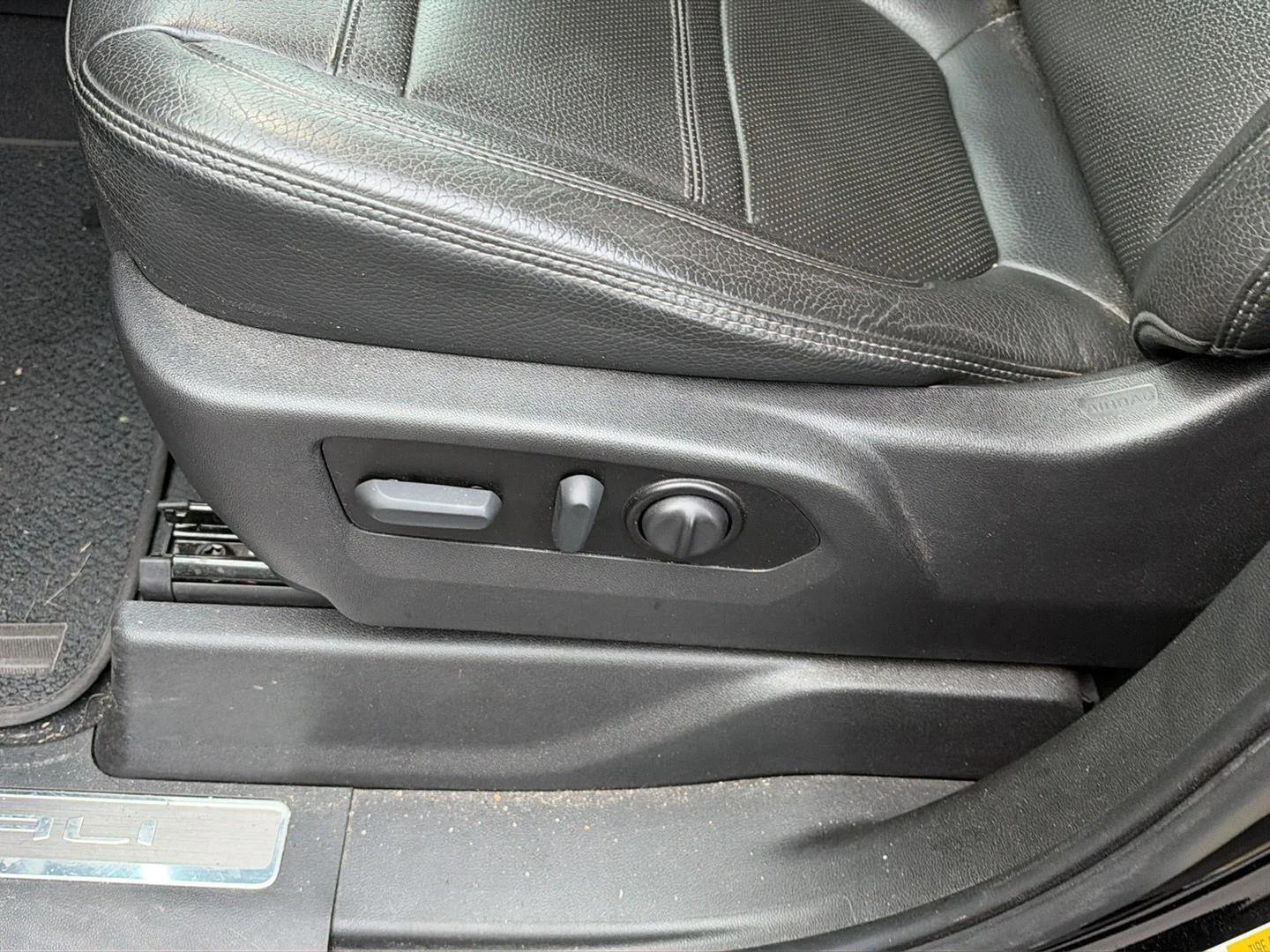 Used 2022 Onyx Black GMC Denali image 17