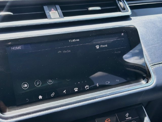 Used 2019 Silicon Silver Premium Metallic Land Rover R-Dynamic HSE image 12