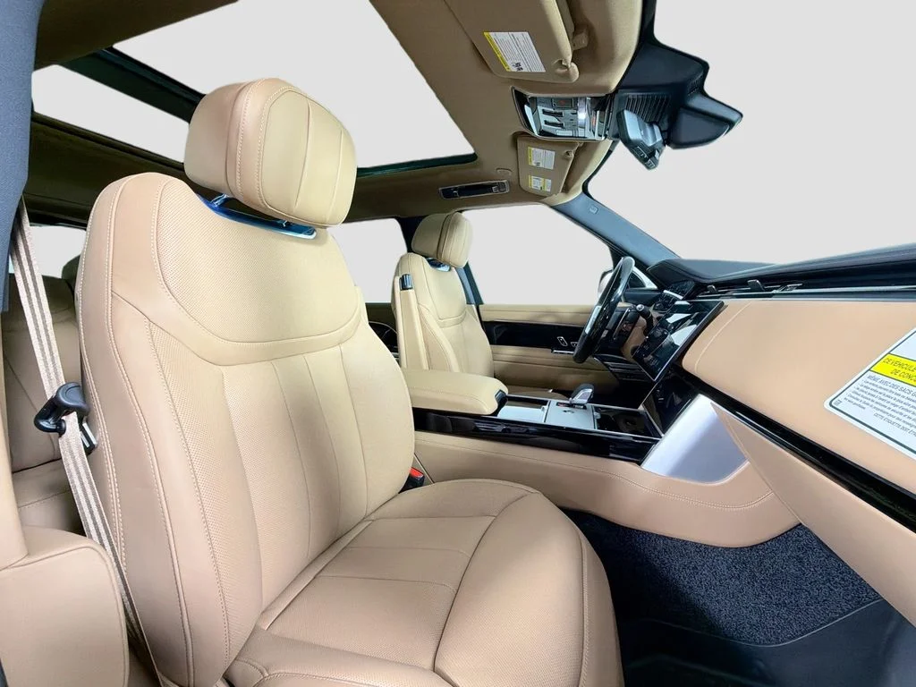 New 2026 Santorini Black Land Rover SE image 30