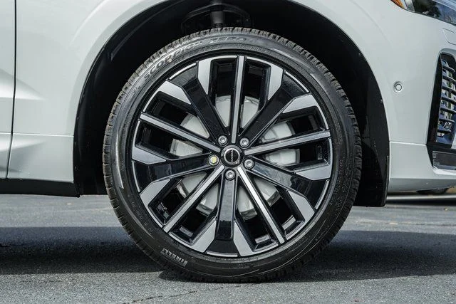 New 2026 Crystal White Volvo Ultra image 16