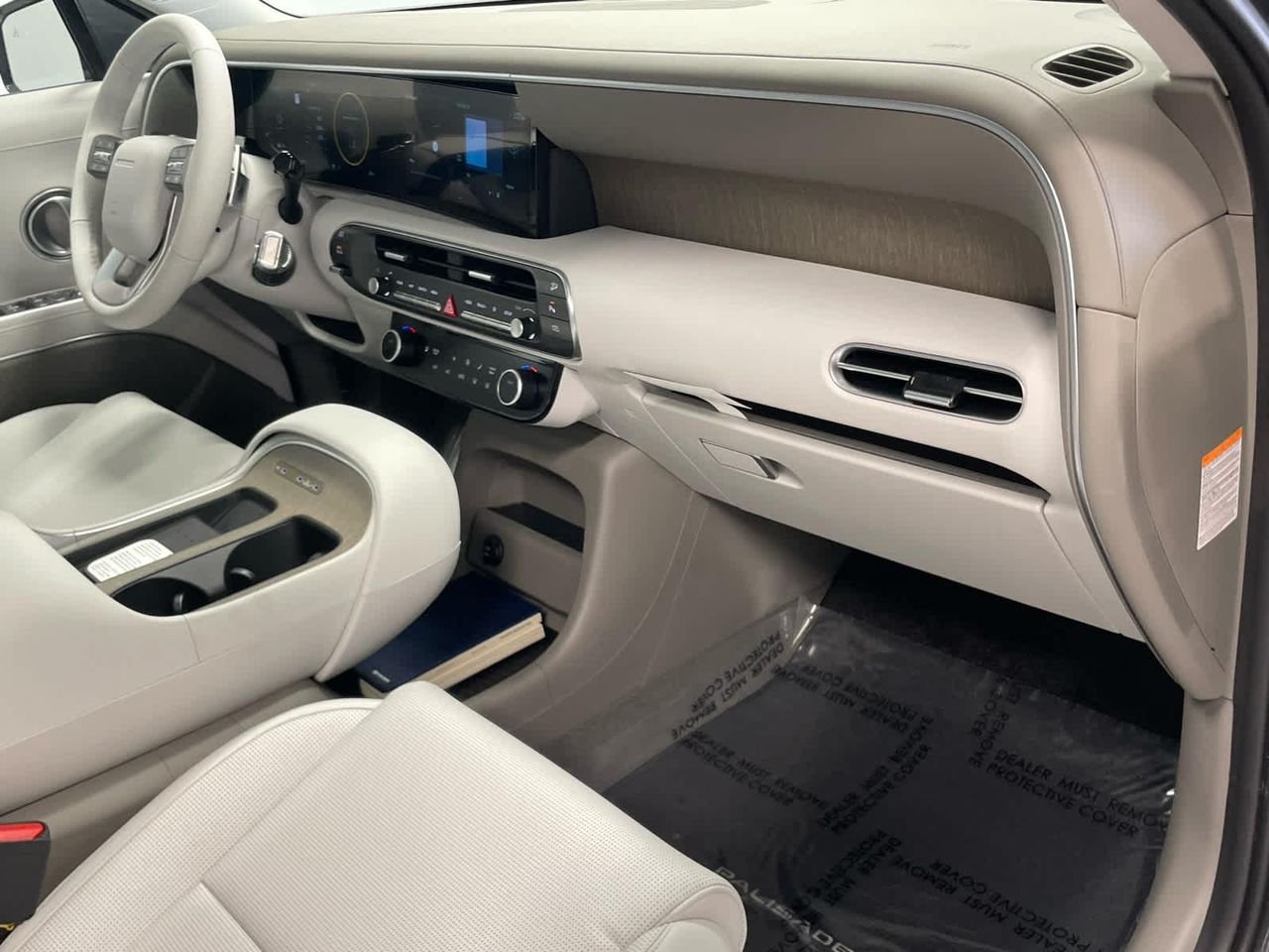 New 2026 Creamy White Pearl Hyundai SEL 7P image 37