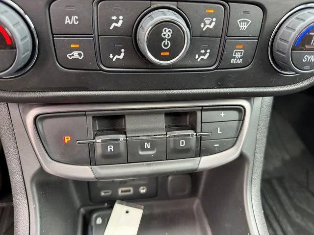 Used 2022 Quicksilver Metallic GMC AT4 image 32
