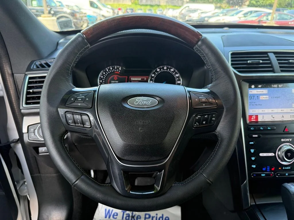 Used 2019 White Ford Platinum image 14