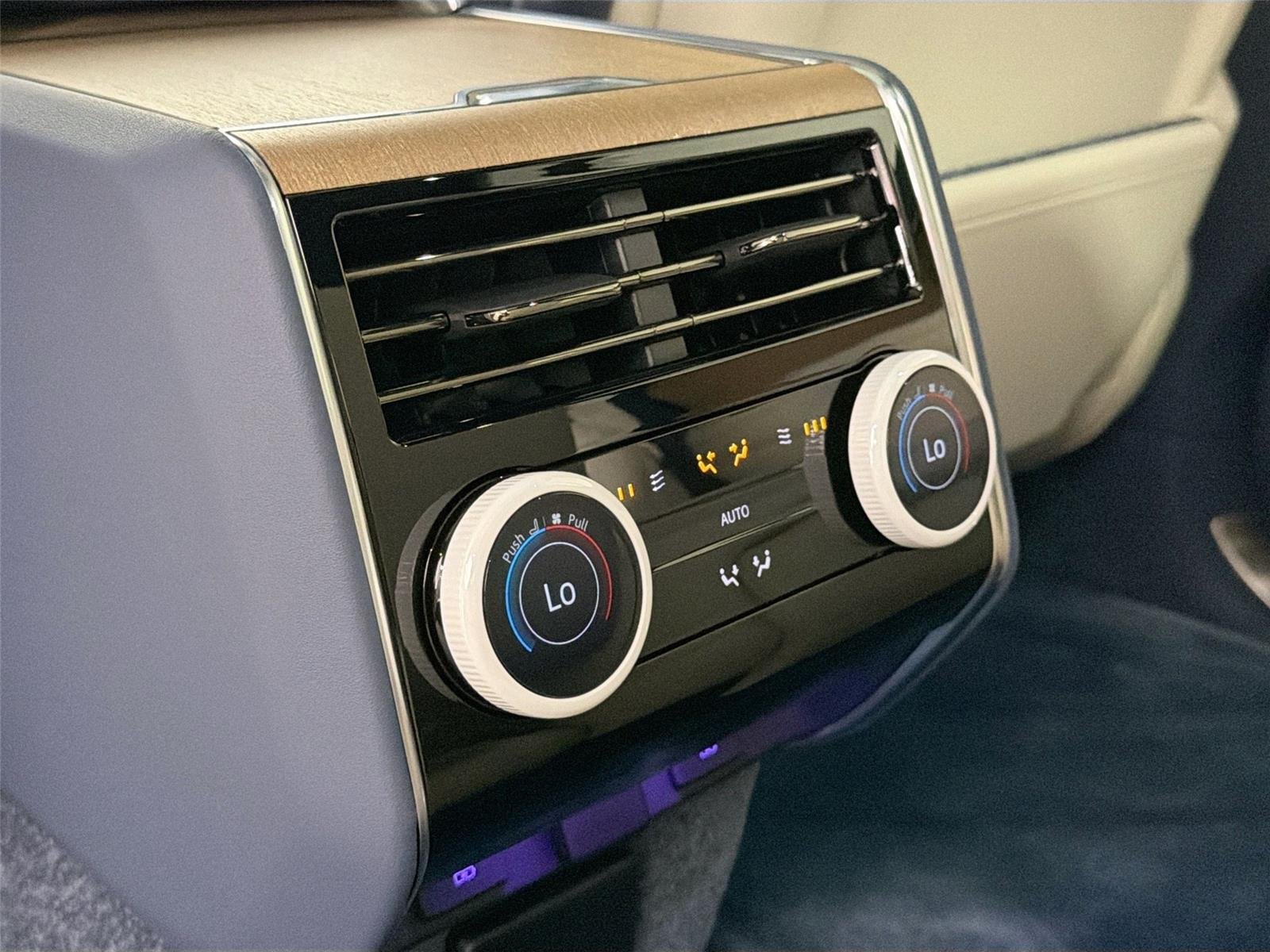 New 2026 Constellation Blue Ultra Metallic Gloss LAND ROVER SV Signature Suite image 26