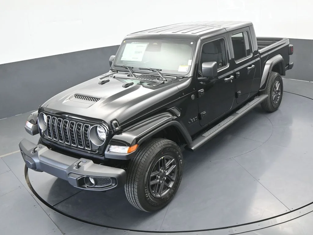 New 2026 Black Clear-Coat Exterior Paint Jeep Sport S image 38