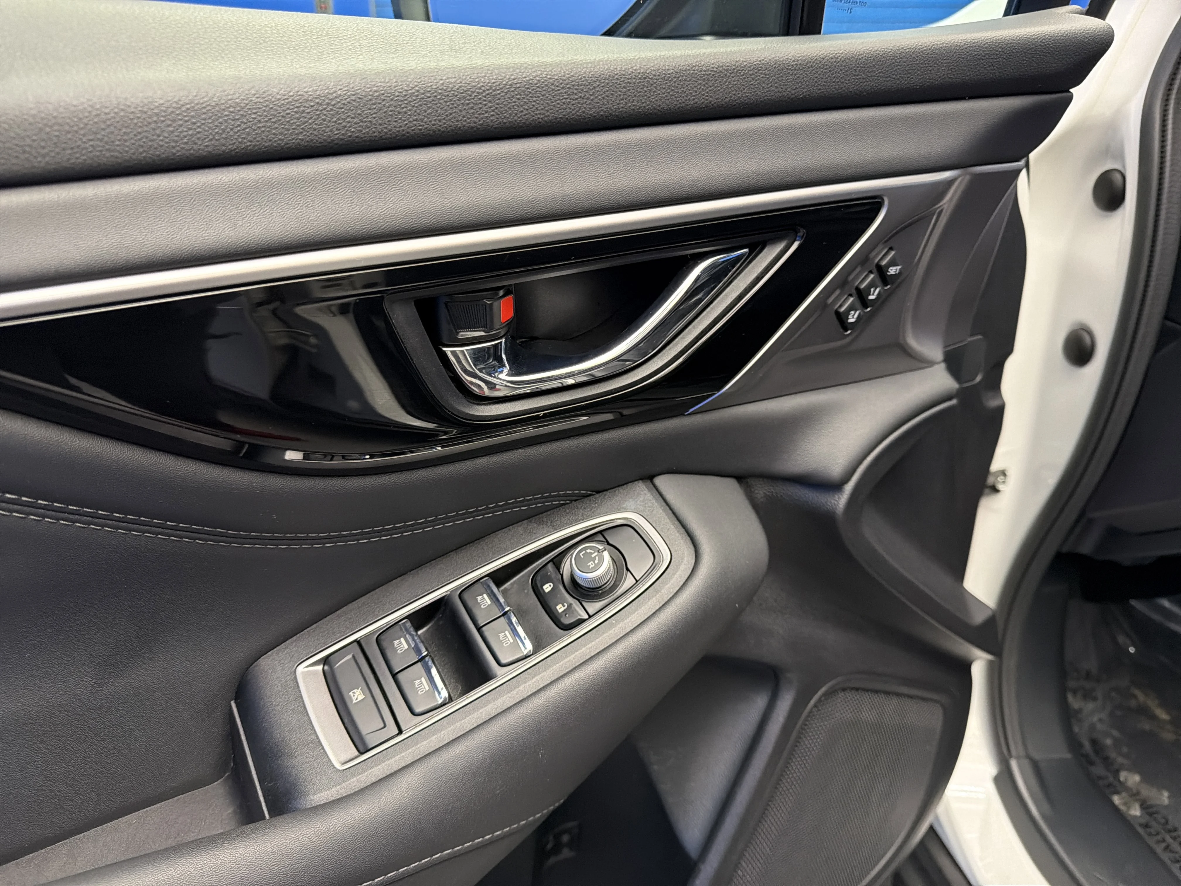 Used 2022 Crystal White Pearl Subaru Limited XT image 11