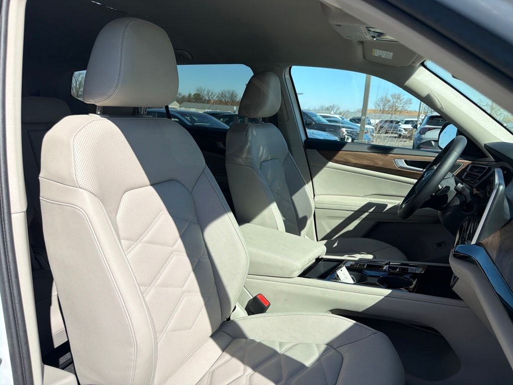 New 2026  Volkswagen SE w/Technology image 33