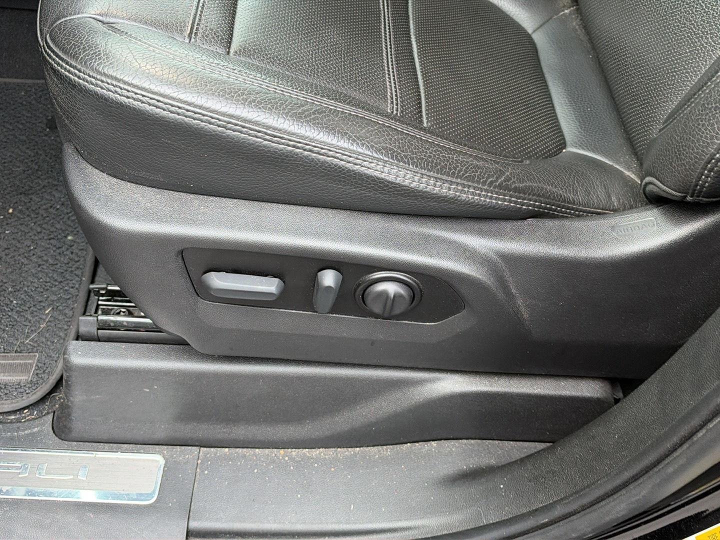 Used 2022 Onyx Black GMC Denali image 17