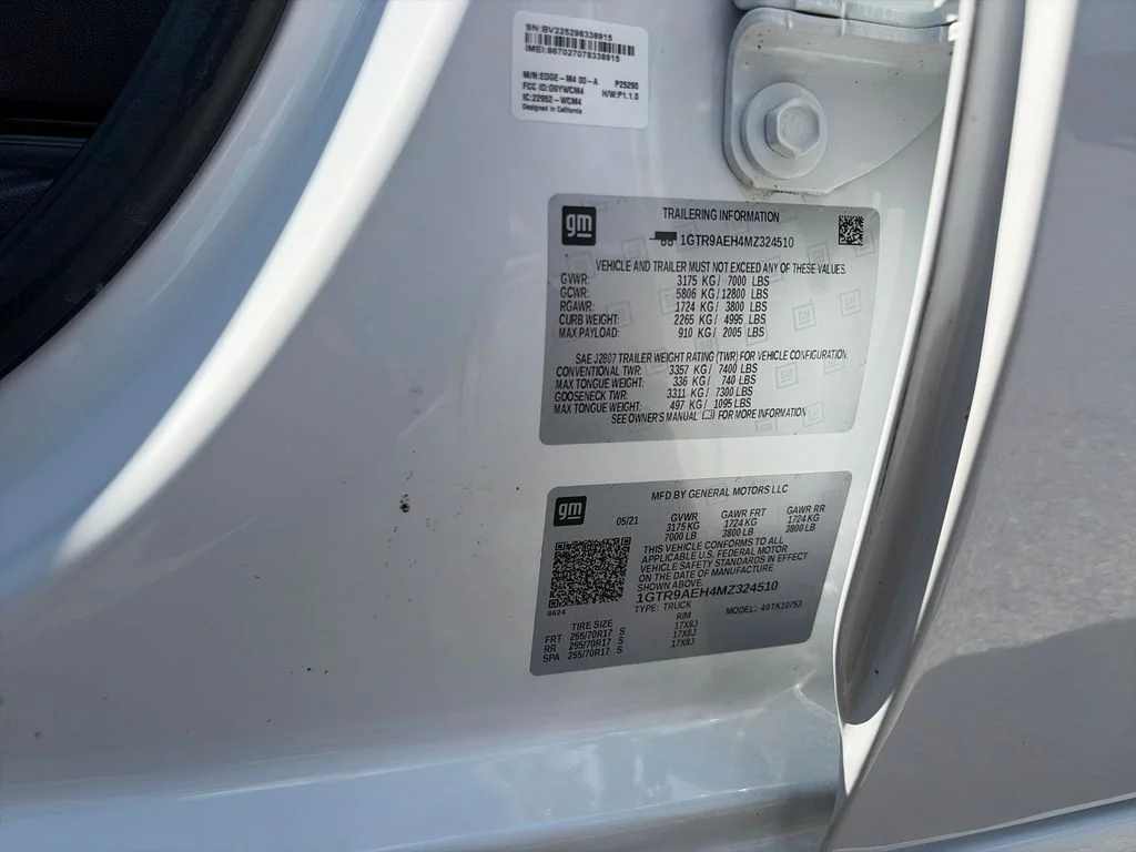 Used 2021 Summit White GMC Base image 27