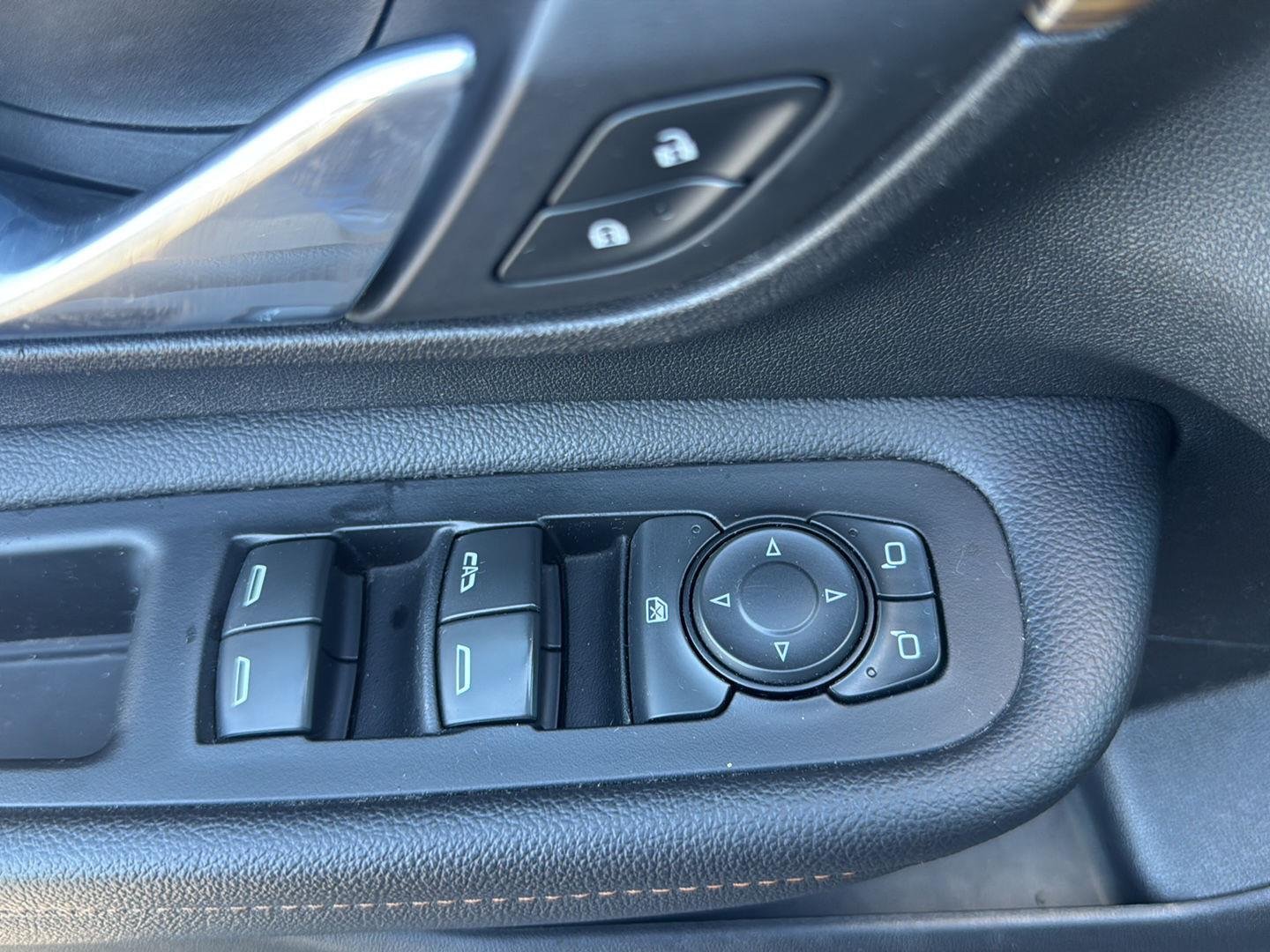 Used 2020 Smokey Quartz Metallic GMC SLE image 11