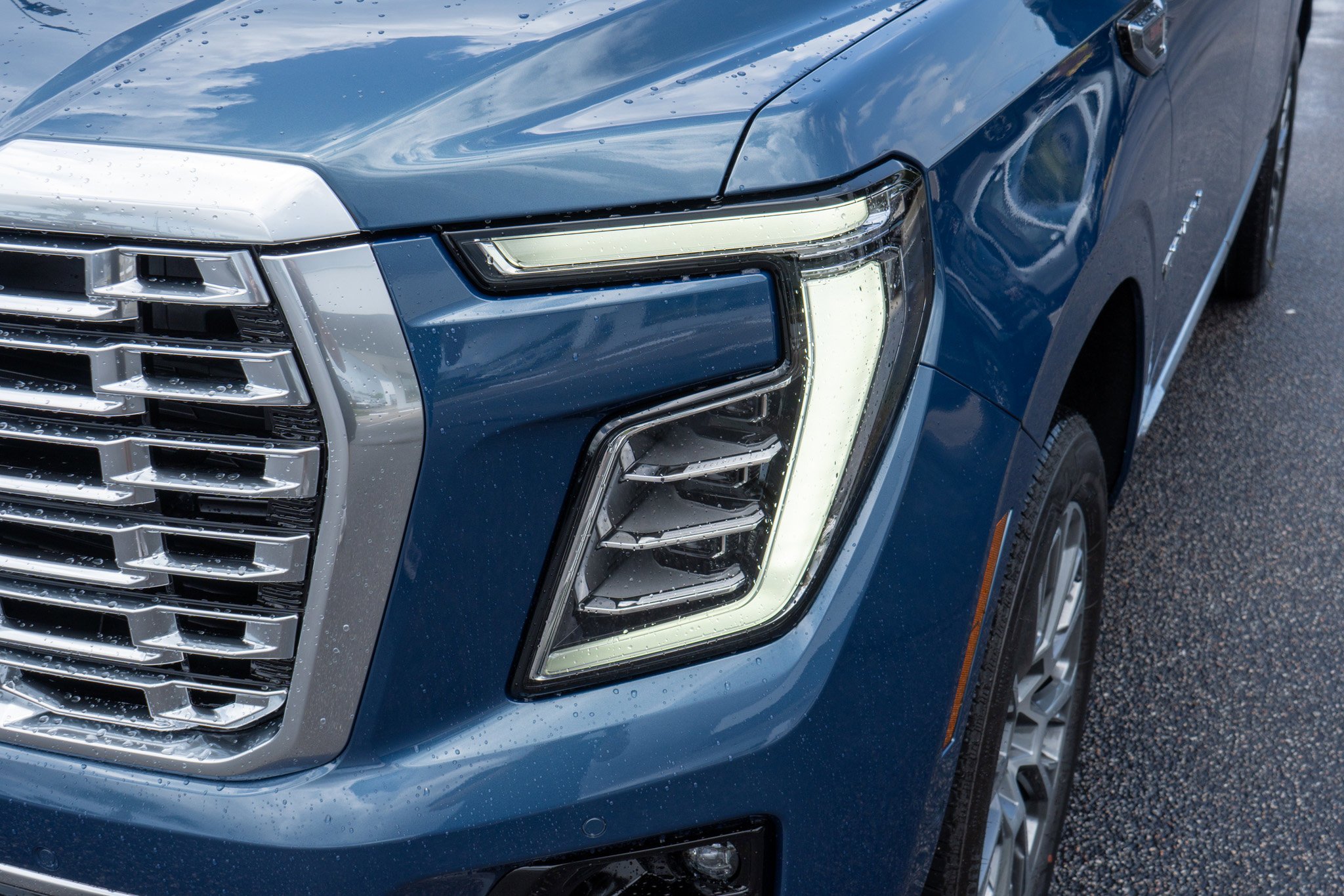 2026 GMC Yukon XL Denali - Photo 9