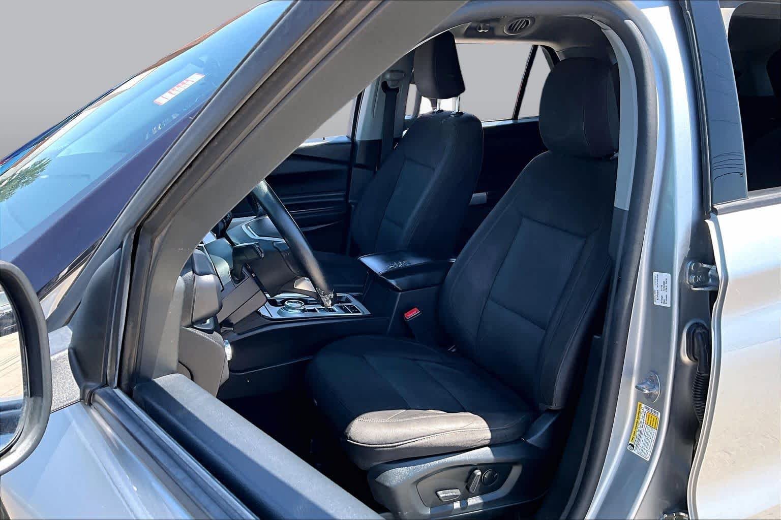 Used 2023 Iconic Silver Ford XLT image 8
