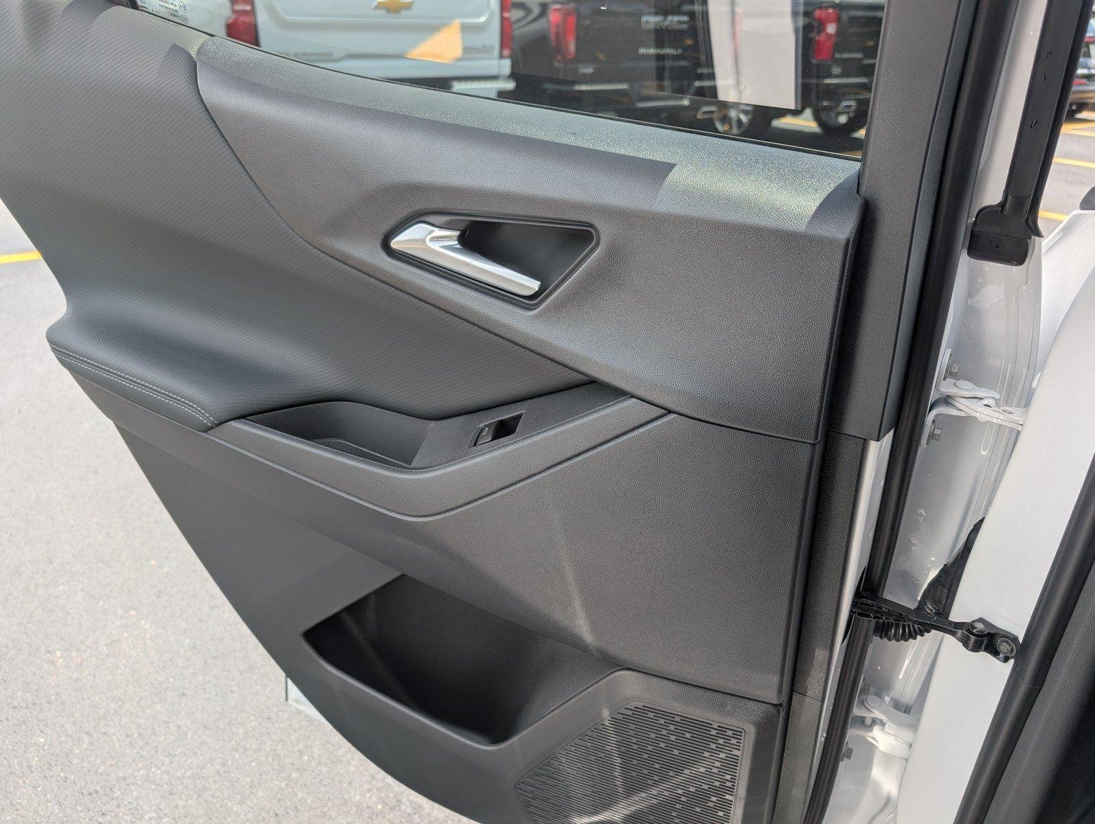 New 2026 Summit White Chevrolet LT image 33