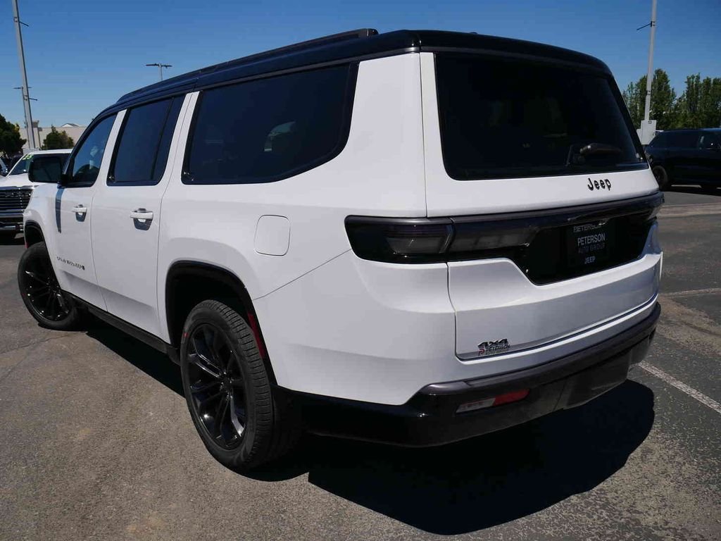 New 2026 Bright White Clear-Coat Exterior Paint Jeep Grand Wagoneer image 23