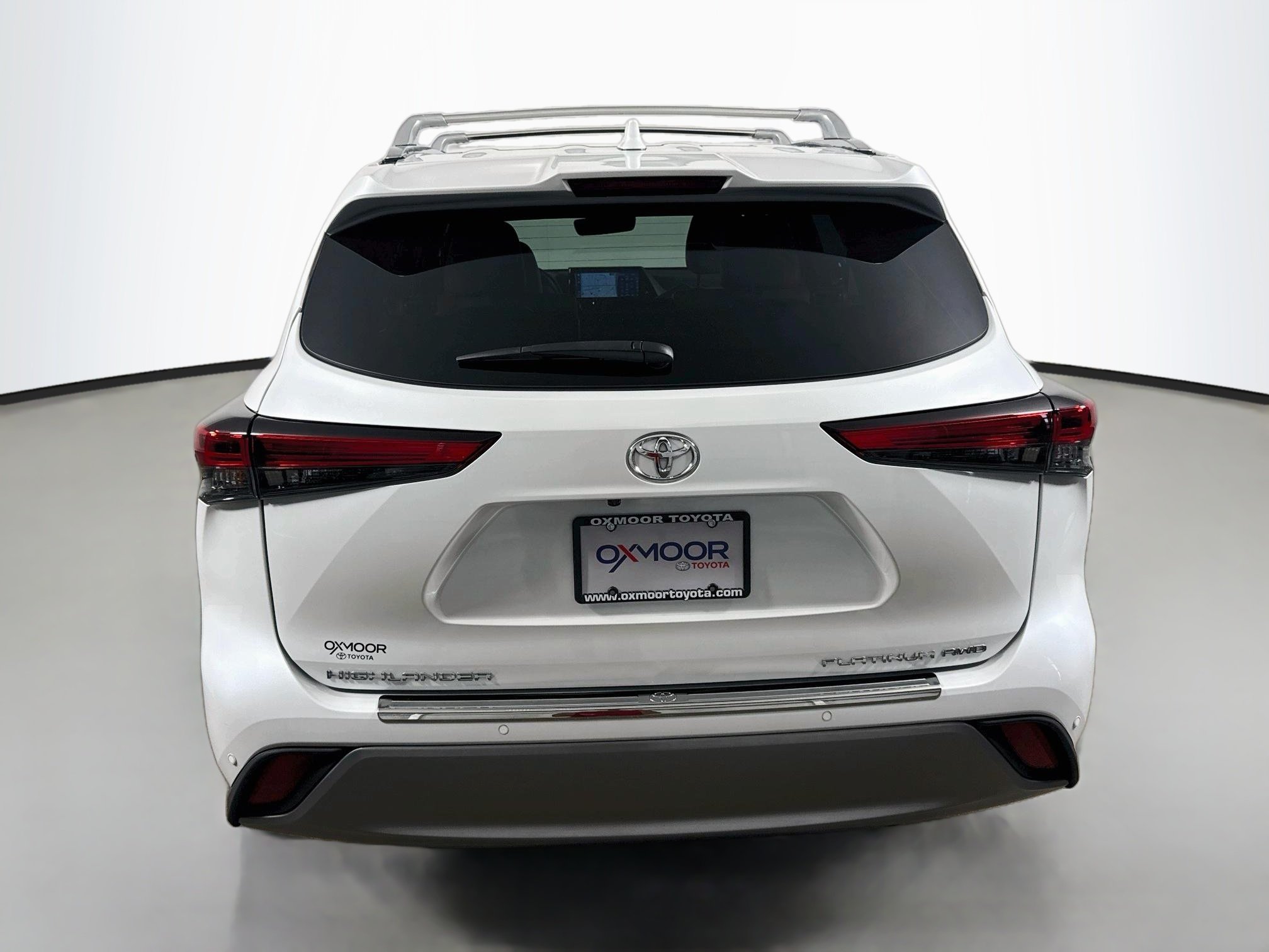 Used 2022 Wind Chill Pearl Toyota Platinum image 6