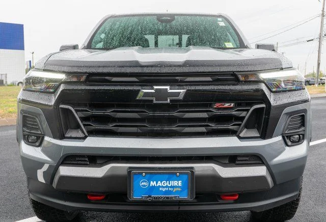 Used 2023 Gray Chevrolet Z71 image 3