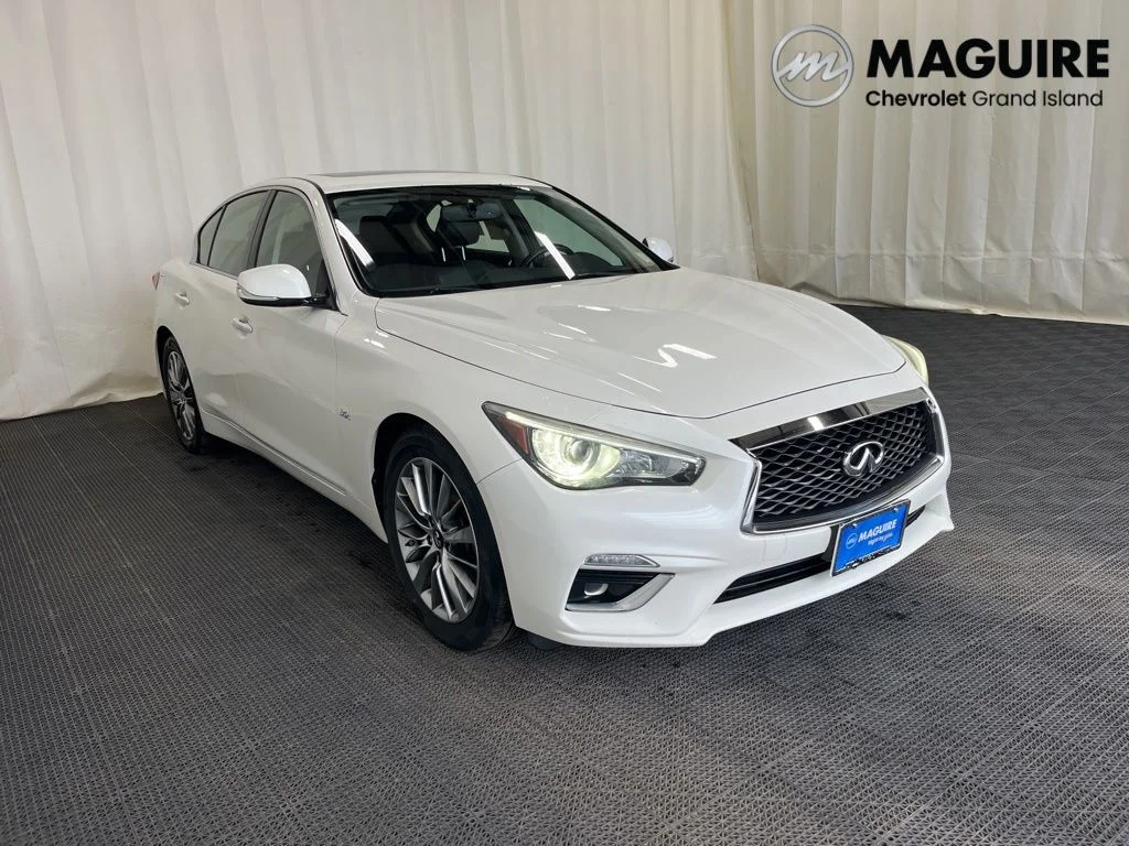 Used 2018 White INFINITI 3.0t LUXE image 30