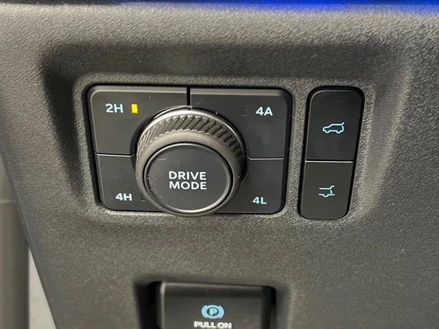 Used 2025 Black Ford Platinum image 31