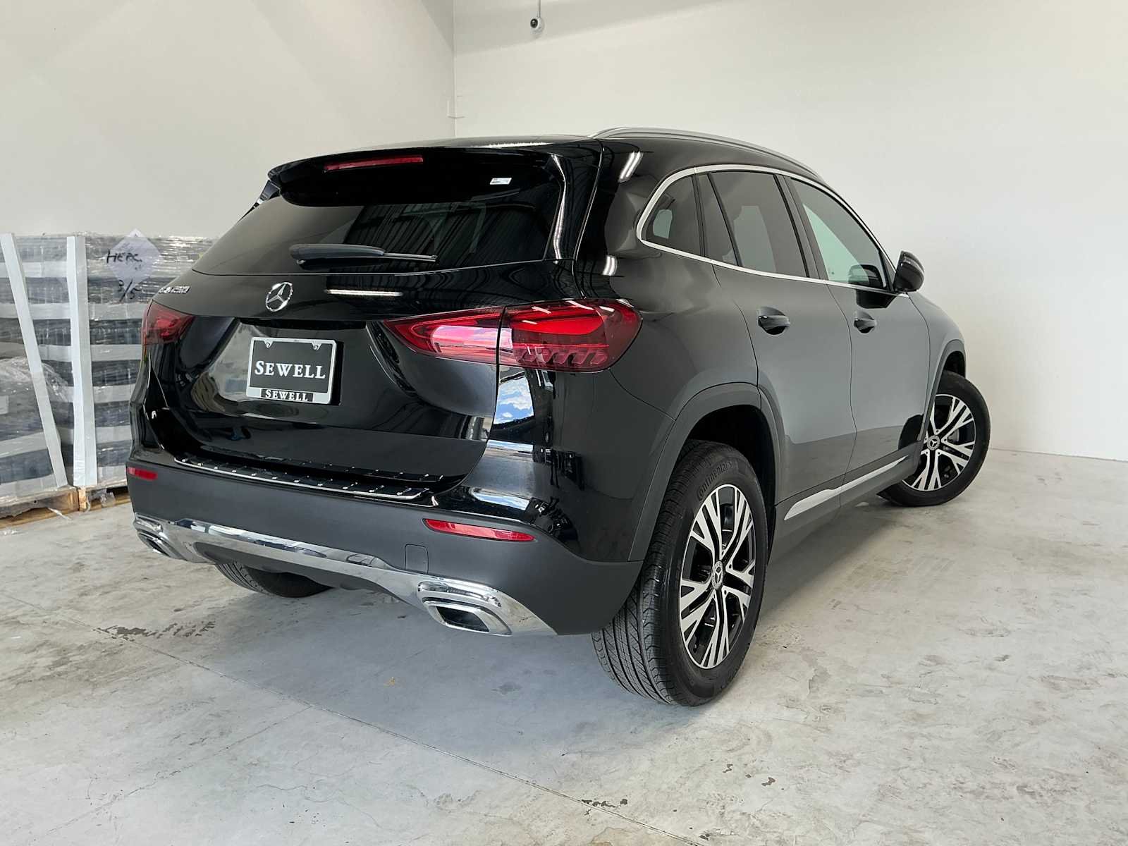 Certified Used 2026 Night Black Mercedes-Benz GLA 250 image 4