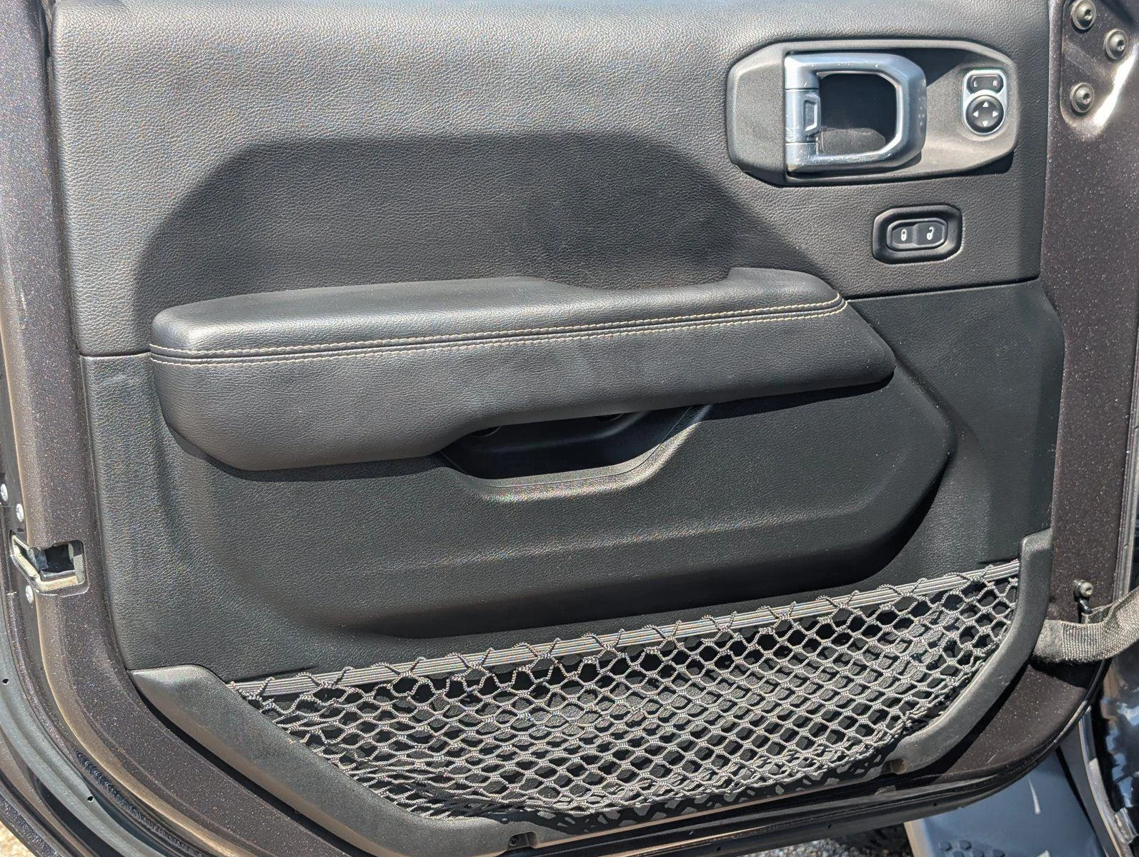 Used 2020 Granite Crystal Metallic Clearcoat Jeep North Edition image 15