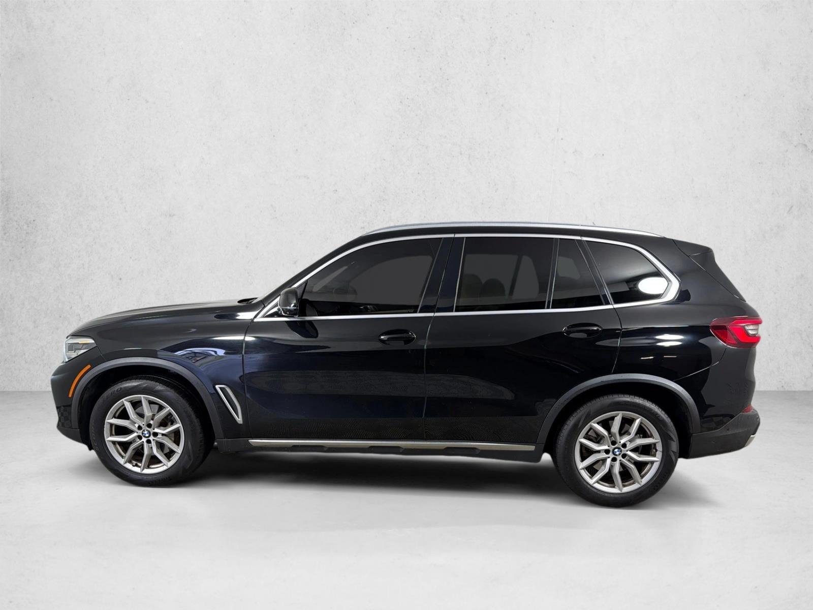 Used 2021 Jet Black BMW sDrive40i image 8