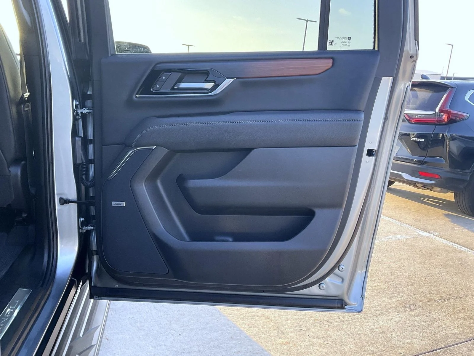 Used 2025 Silver GMC Denali image 23