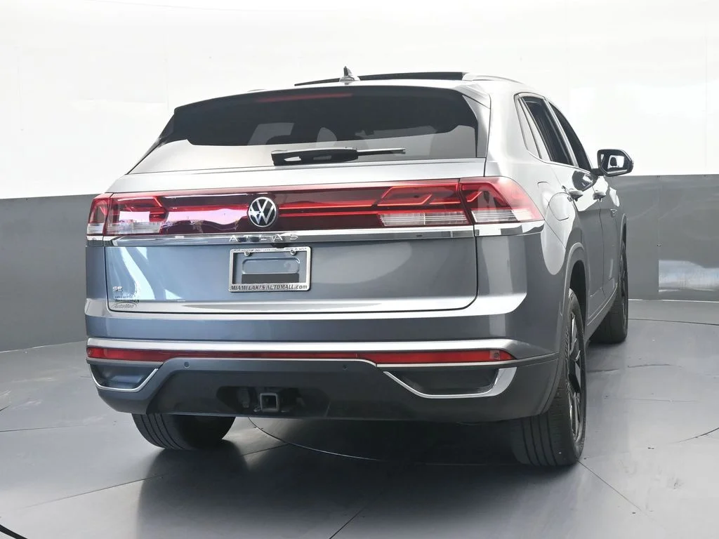Used 2025 Platinum Gray Metallic Volkswagen 2.0T SE w/Technology image 5