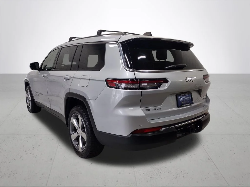Used 2021 Silver Jeep Limited image 11