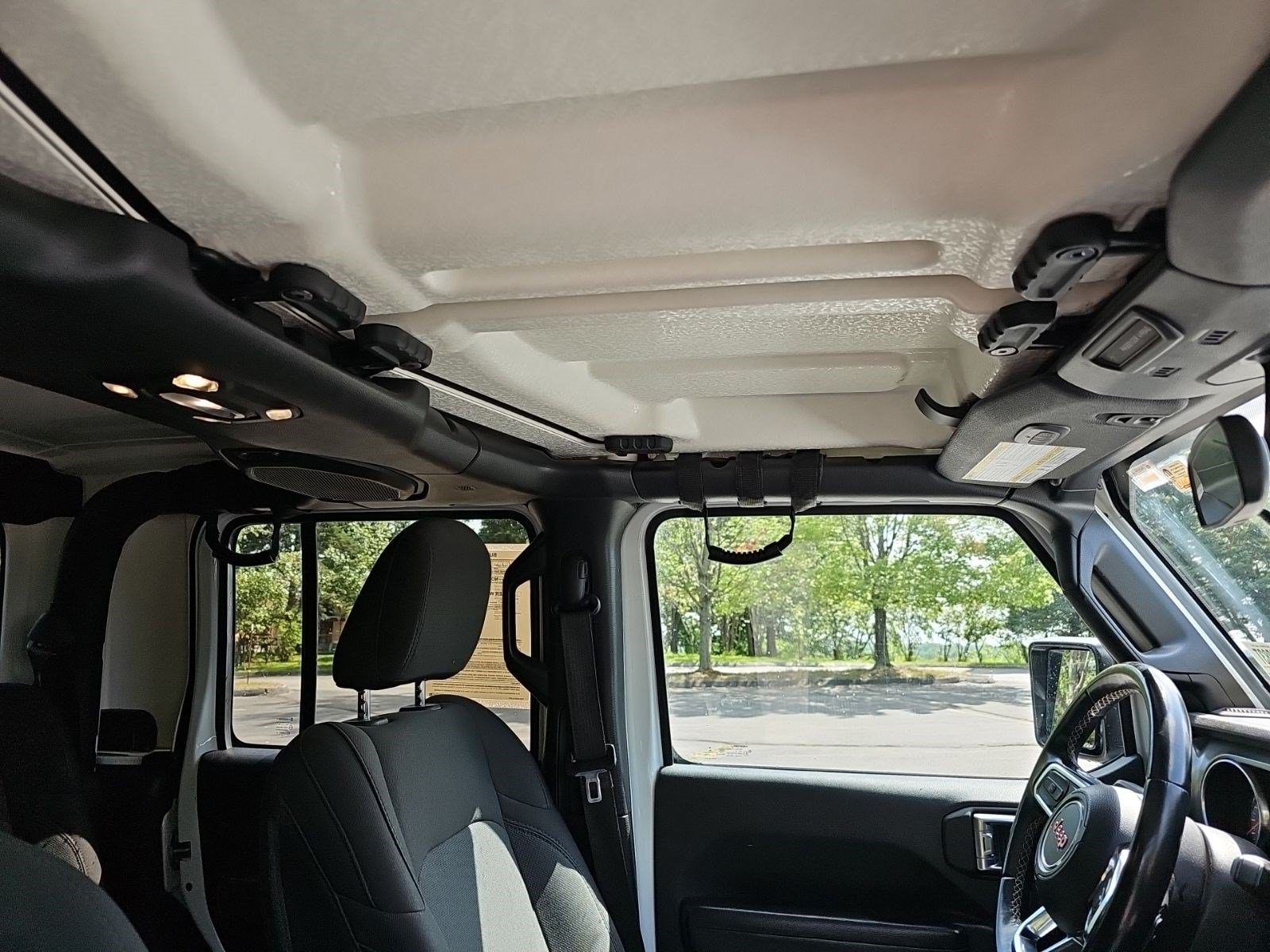 Used 2020 Bright White Clearcoat Jeep Sport S image 11