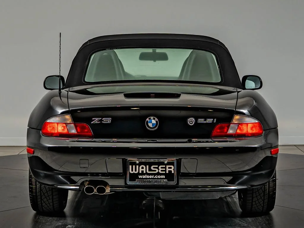 Used 2001 Jet Black BMW 2.5i image 7
