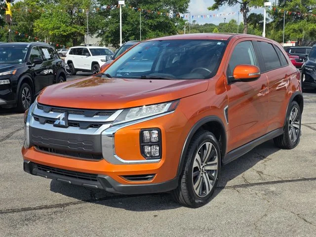 Used 2023 Orange Mitsubishi 2.0 SE image 5