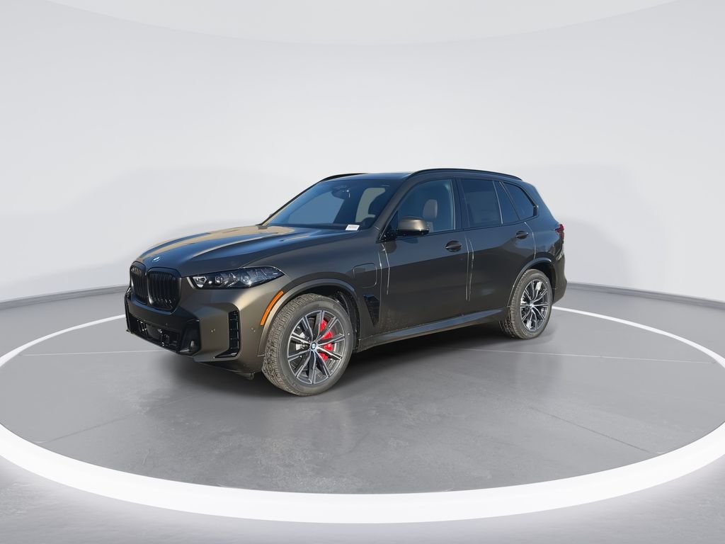 New 2026 Green Metallic BMW xDrive50e image 4
