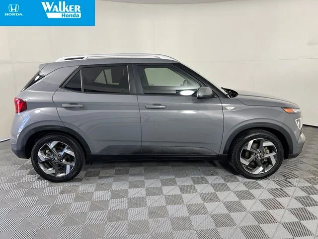 Used 2022 Galactic Gray Hyundai SEL image 9