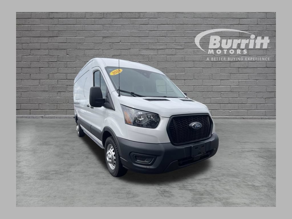 Used 2024  Ford  image 1